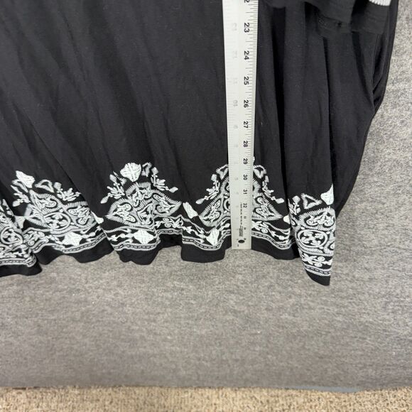 Heimish Dress Women 3X Plus Black Geometric Embroidered Shift Short V-Neck Rayon - Picture 5 of 7